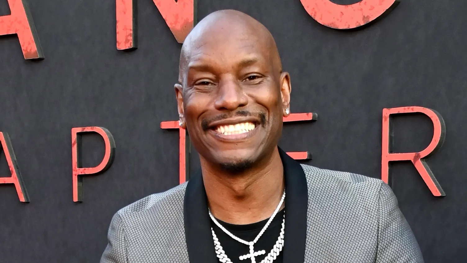 You Okay?! Woman Falls OUT After Tyrese Kisses Her Forehead While Singing To Her (WATCH)
