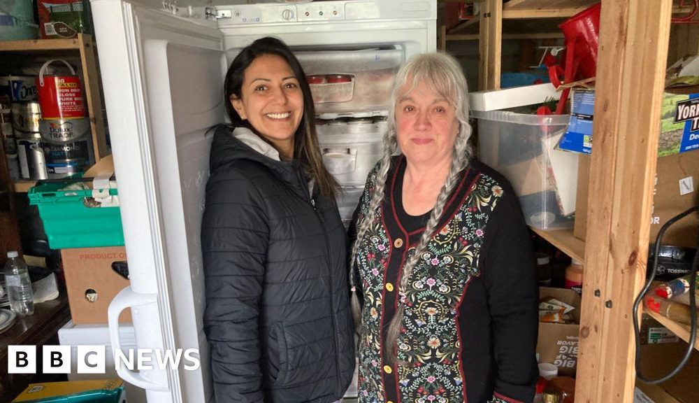 The food waste 'saints' feeding city's children