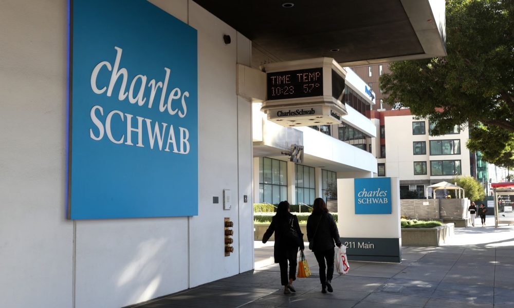Schwab plans spot crypto trading launch in first half of 2026, starting with BTC, ETH