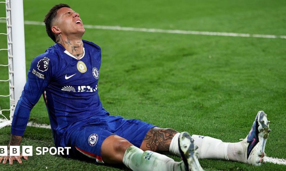 Enzo Fernandez looks to the sky in pain after a miss