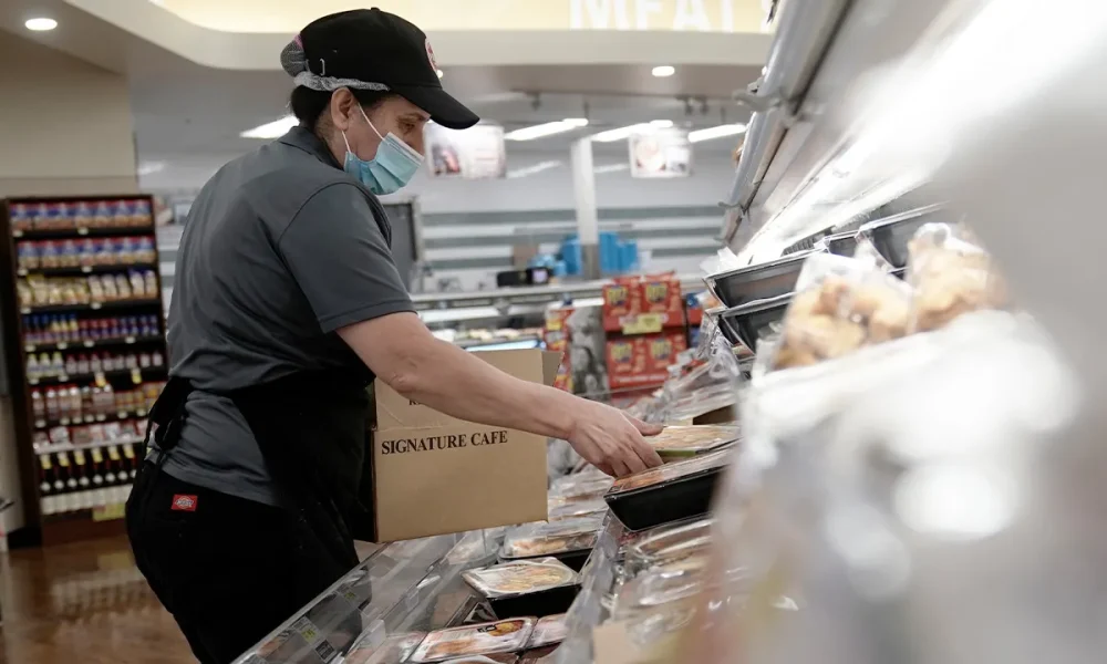 Albertsons cuts more stores, jobs as fallout from failed Kroger merger deepens