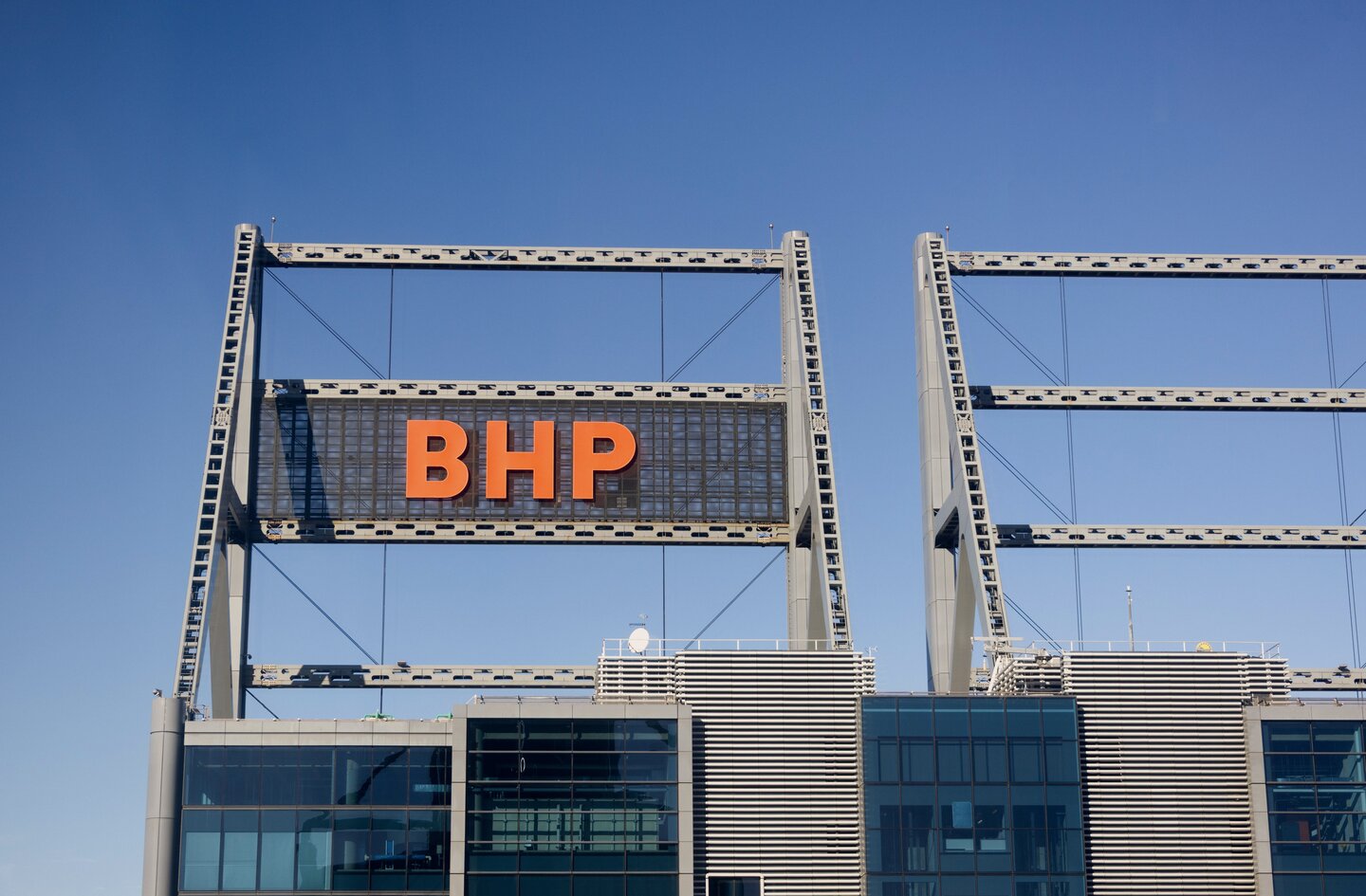China lifts BHP iron ore bans after executive visit