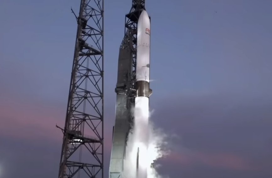 Blue Origin New Glenn Launches AST SpaceMobile BlueBird 7 Satellite