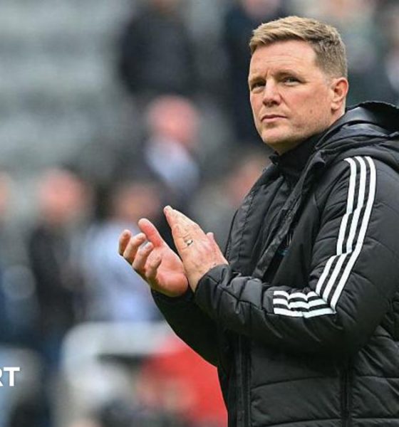 Eddie Howe applauds supporters after Newcastle United's game against Sunderland at St James' Park
