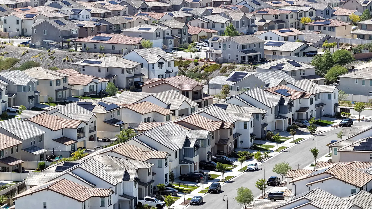 California housing market stays tight despite recent inventory gains