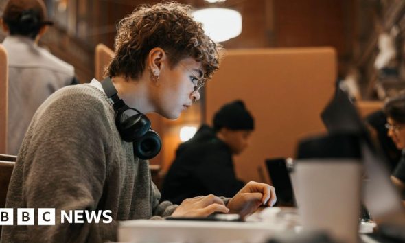 'Huge relief' as students given loans 'in error' get repayment reprieve