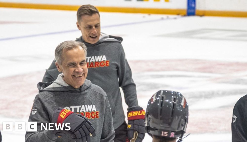 Mark Carney and Alexander Stubb share friendly hockey match