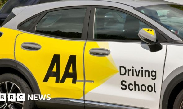 AA and BSM ordered to refund learner drivers for hidden fees
