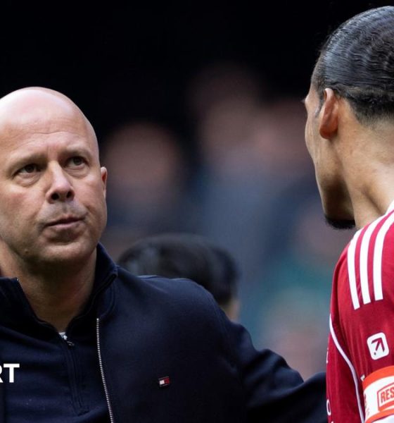 Liverpool manager Arne Slot with captain Virgil van Dijk