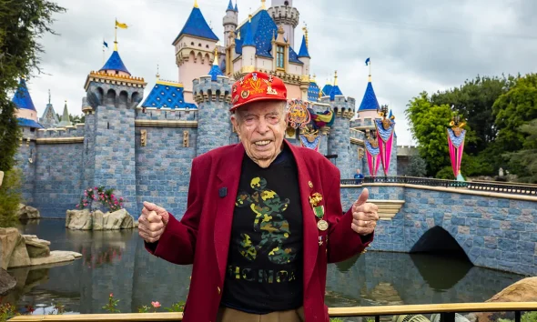 Disneyland honors 100-year-old WWII vet who witnessed Iwo Jima flag raising