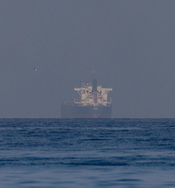 BTC falls back to $76,000 as Iran reportedly shuts Hormuz again