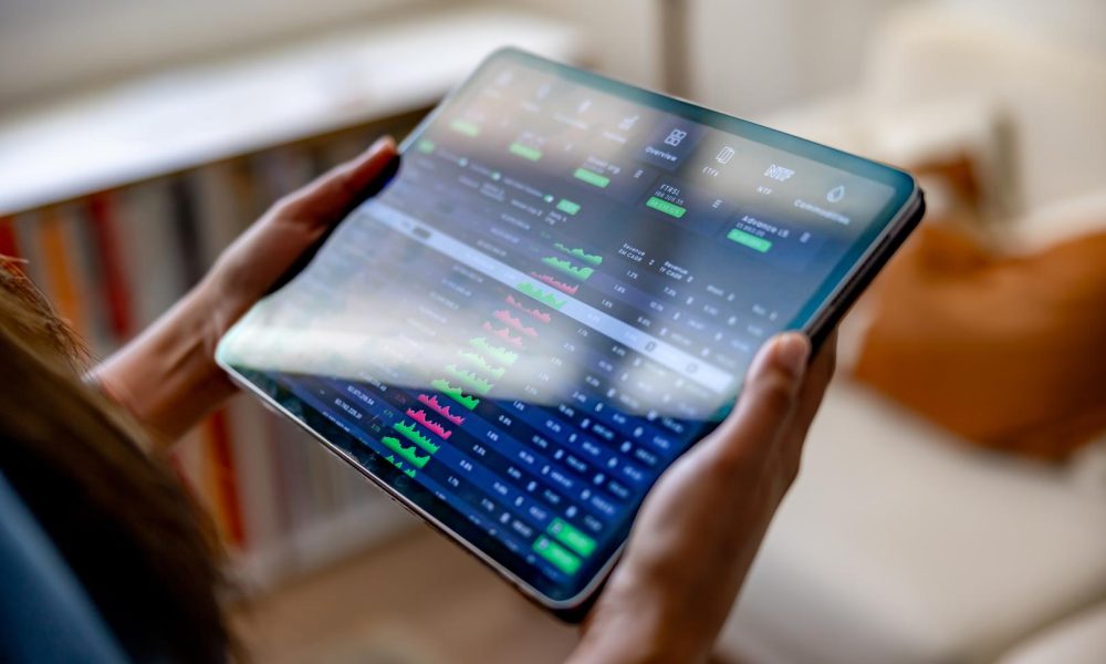 Coinbase (COIN) and Robinhood (HOOD) best positioned in prediction market space, says Cantor