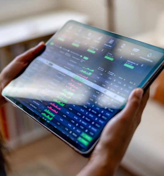 Coinbase (COIN) and Robinhood (HOOD) best positioned in prediction market space, says Cantor