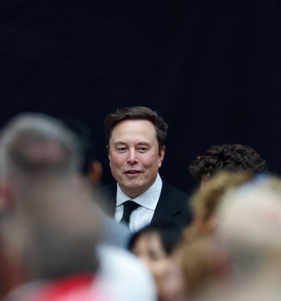 Elon Musk’s $1 Trillion Tesla Pay Proposal Hits Resistance from
