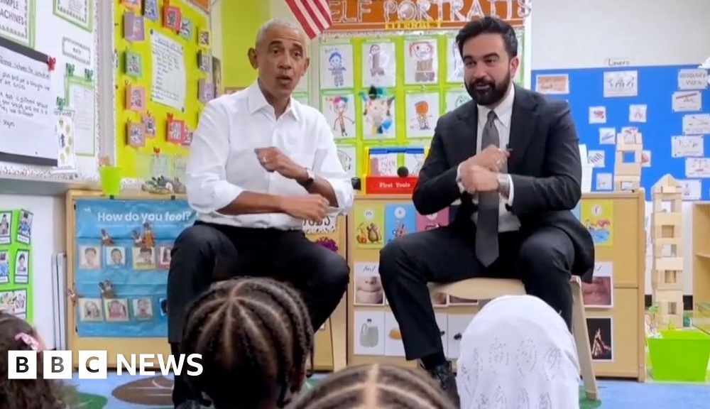 Obama and Mamdani sing with children in New York