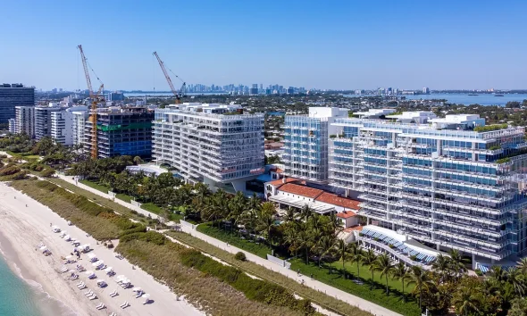 Inside the Four Seasons penthouse where ex-Starbucks CEO Howard Schultz is retiring