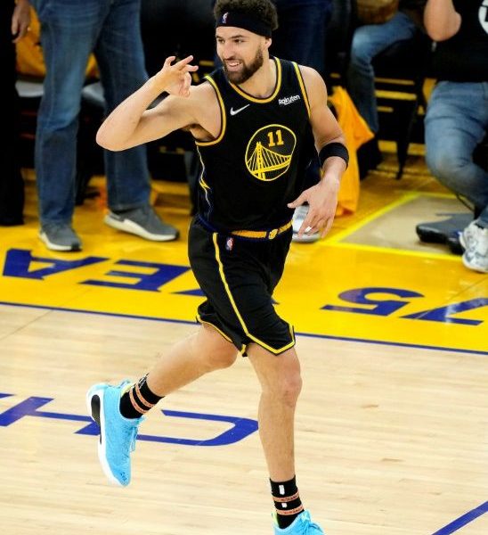 Golden State guard Klay Thompson celebrates a 3-pointer in Thursday's 120-110 victory over Dallas that advanced the Warriors into the NBA Finals