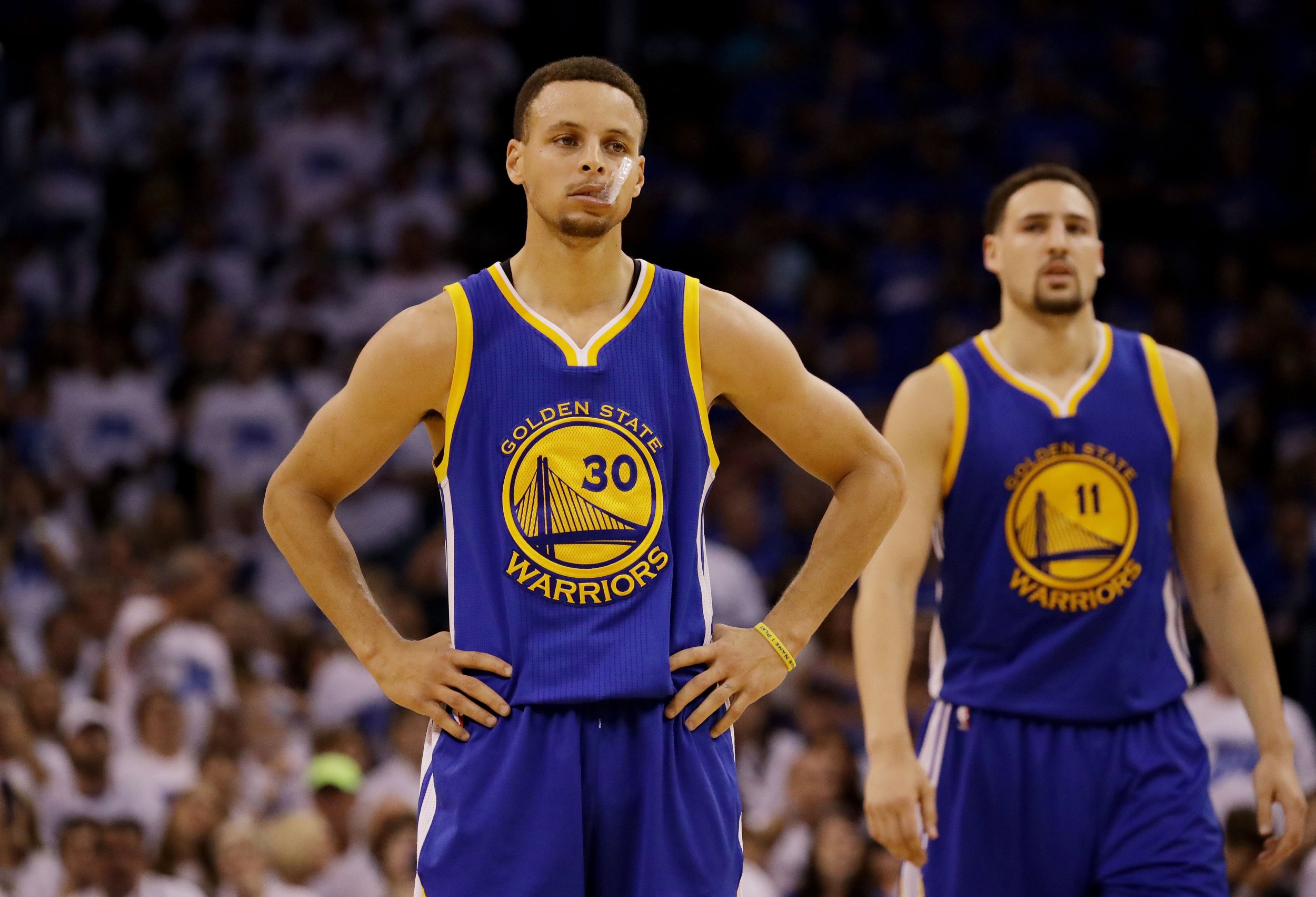 Golden State's Stephen Curry, left, and Klay Thompson, right face a must-win situation in Game 4 of the Western Conference Finals.