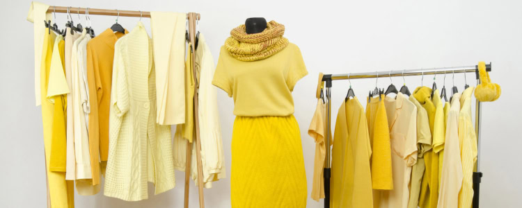 wardrobe consisting of one color: yellow