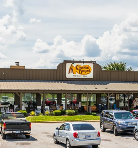 Cracker Barrel: Sharp Traffic Declines And Severe Margin Erosion