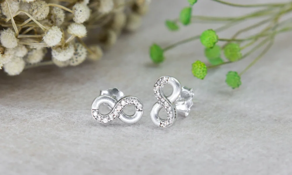 2 Magnificent Dividends To Buy And Hold Forever