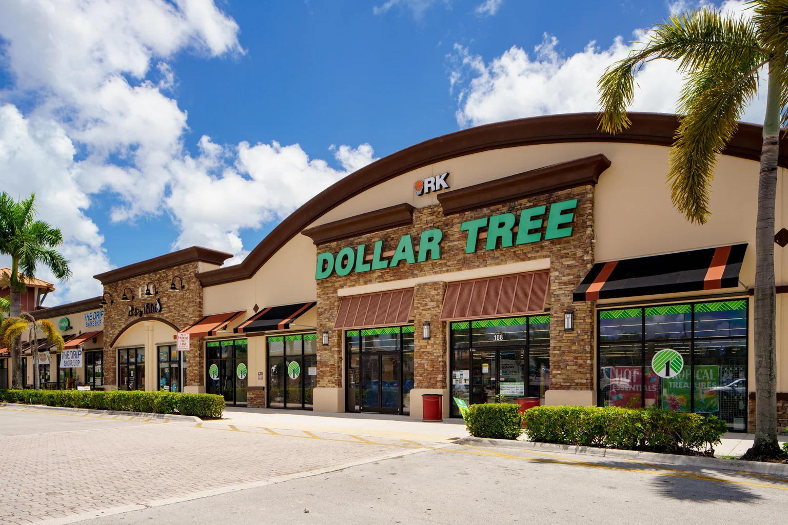 Dollar Tree Stock: A Strong Bet As Shoppers Seek Value (NASDAQ:DLTR)