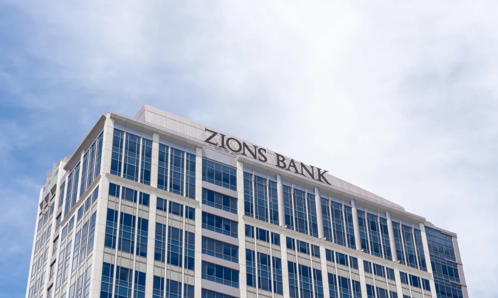 Zions Bancorporation: Solid Q1 Results (NASDAQ:ZION)