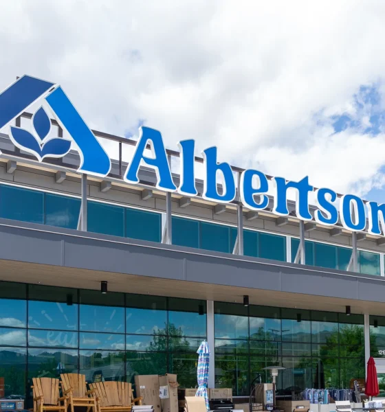 Outlining The Challenges And My 'Hold' With Albertsons (NYSE:ACI)