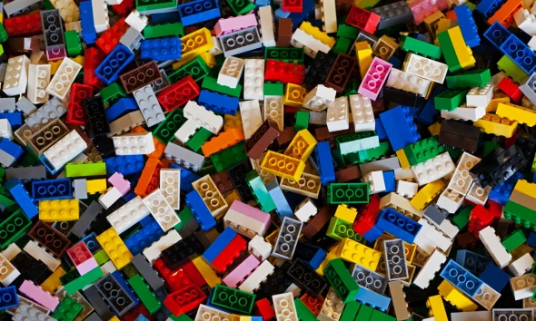 CROX: Mispriced, Strong Cash Flow, Smart Buybacks, With A LEGO-Driven Flywheel.