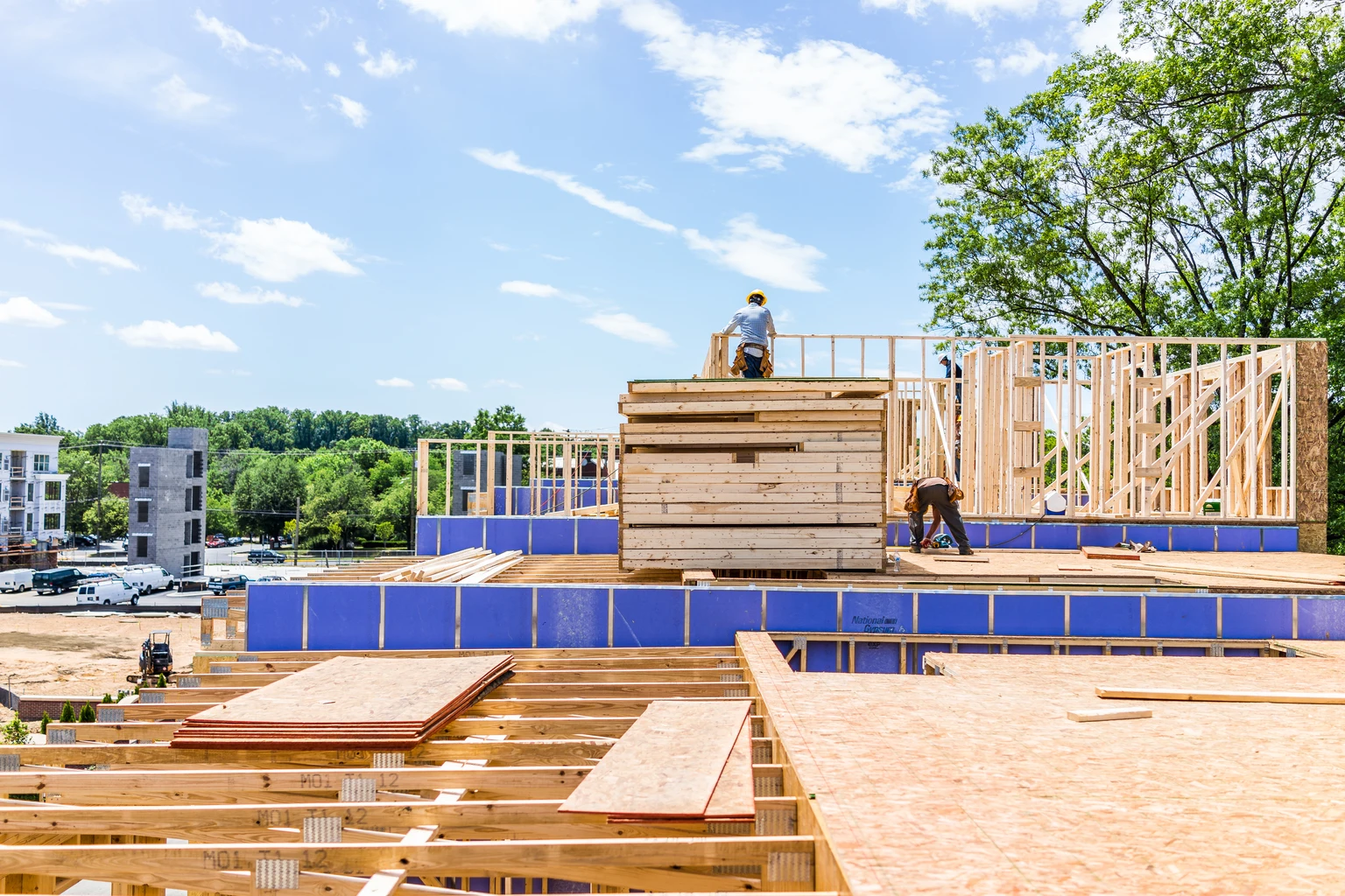 PulteGroup Stock: Macro Challenges Limit Upside (NYSE:PHM)