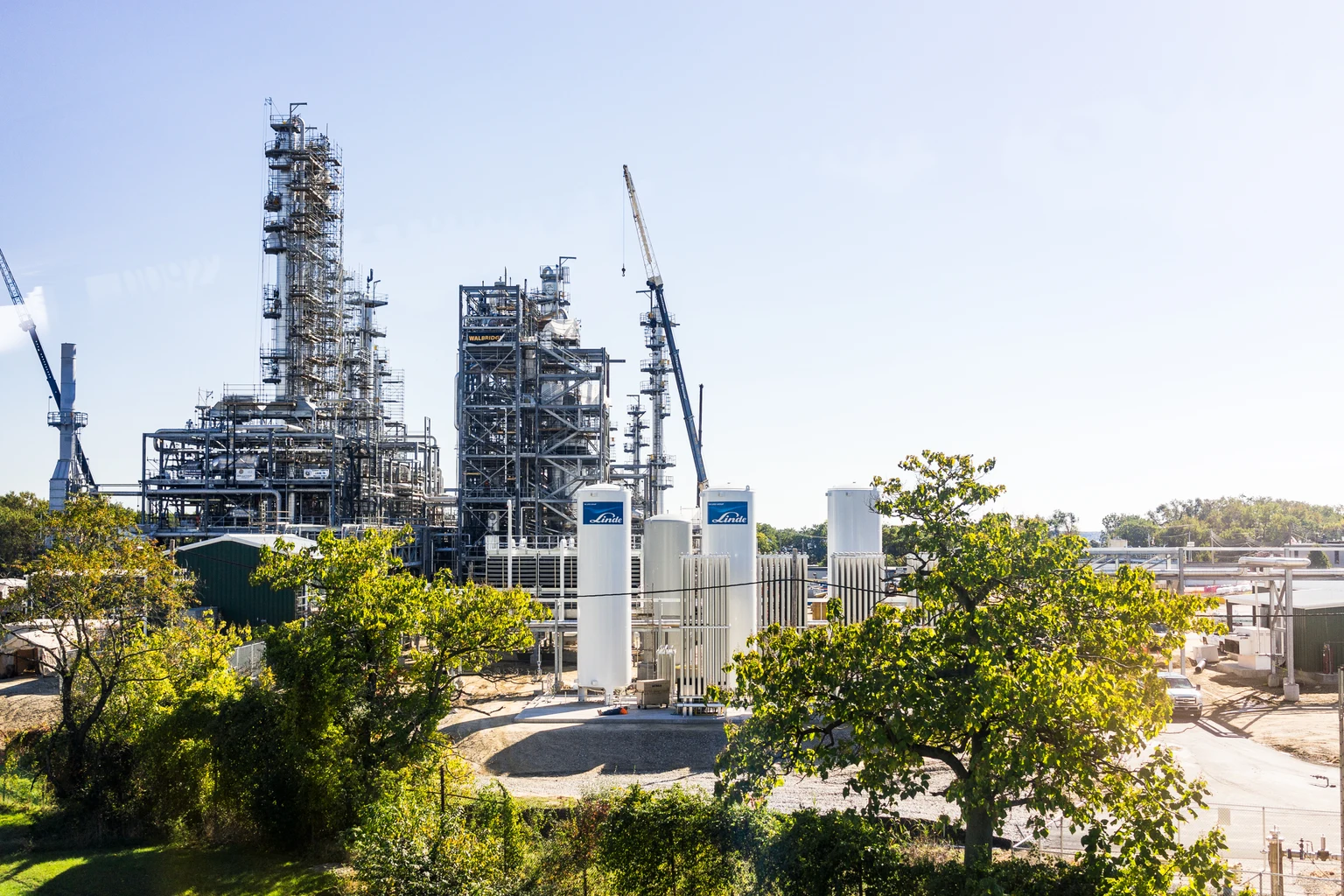 Linde: Strong Execution, But Valuation Leaves Limited Upside (Rating Downgrade)