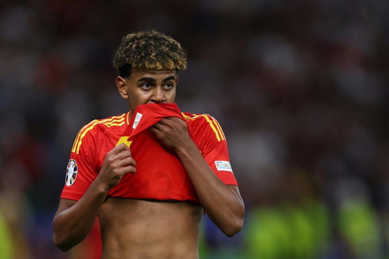 LeBron James #23 of the Los Angeles Lakers talks with a teammate during a game against the Chicago Bulls at the United Center on March 12, 2019 in Chicago, Illinois.