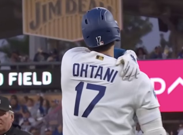 Ohtani Hit on Shoulder by Pitch in Dodgers Win, Exits