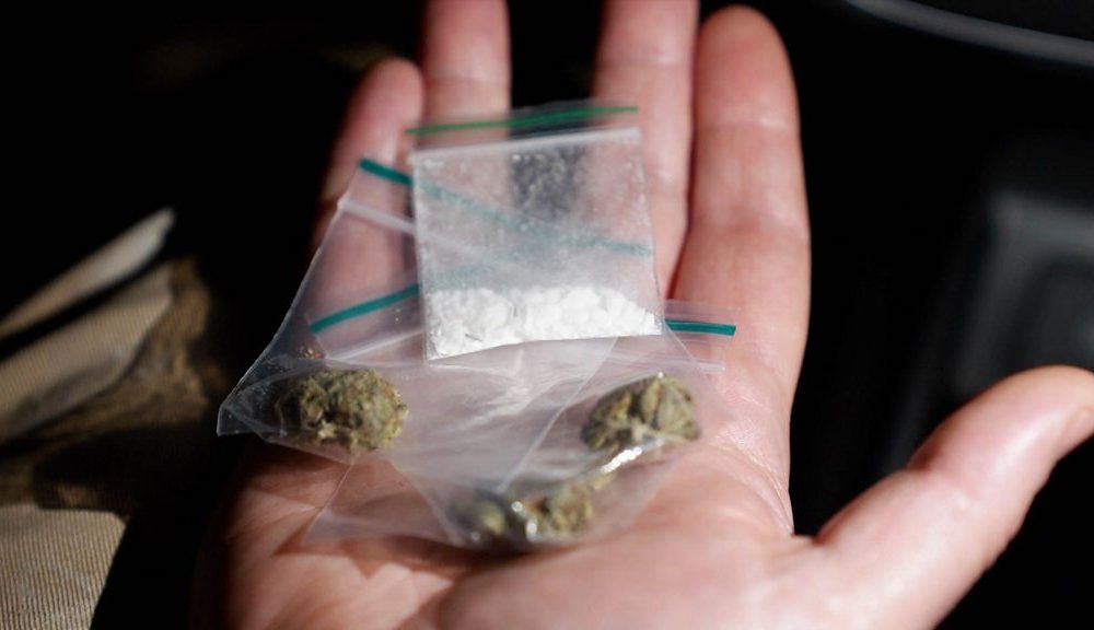 High street drug dealer sells cannabis to undercover reporter