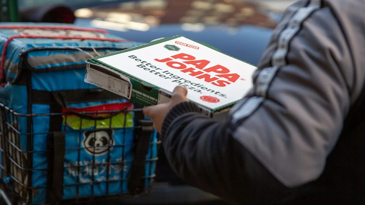 Papa John's delivery fee message ignites debate as people grow exhausted with tipping