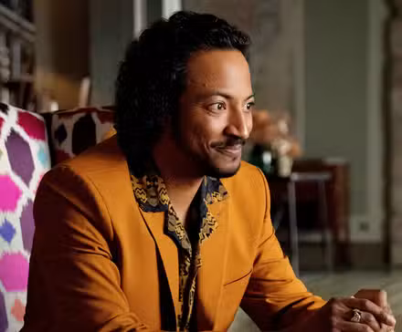 Samba Schutte in Pluribus Episode 2