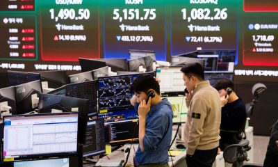 Traders at Hana Bank in Seoul, South Korea. Pic: Jintak Han/ZUMA Press Wire/Shutterstock