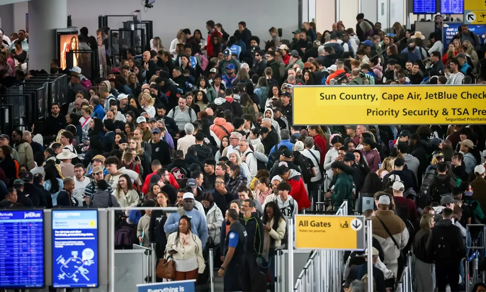 United adds TSA wait times to app as DHS shutdown strains airport security