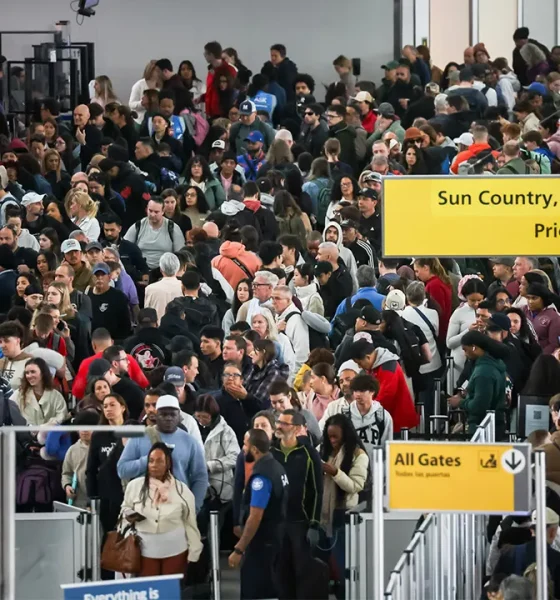 United adds TSA wait times to app as DHS shutdown strains airport security