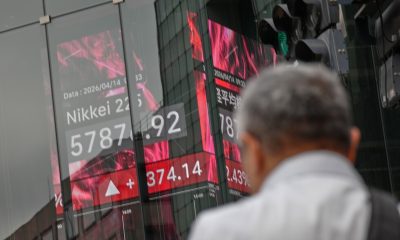 Asian stocks gain as oil falls