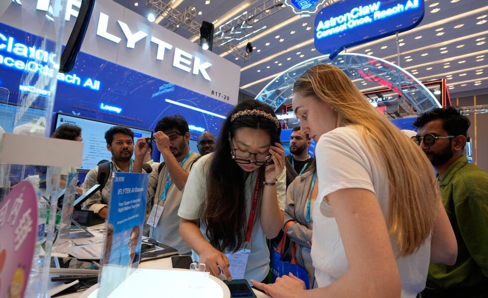 China's economy grows at 5% in year's first quarter