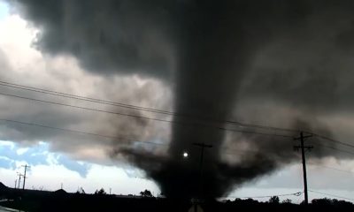 Tornado tears through Oklahoma town, damaging homes but sparing lives