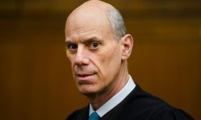 Appeals court orders judge to end contempt investigation of Trump administration deportation flights