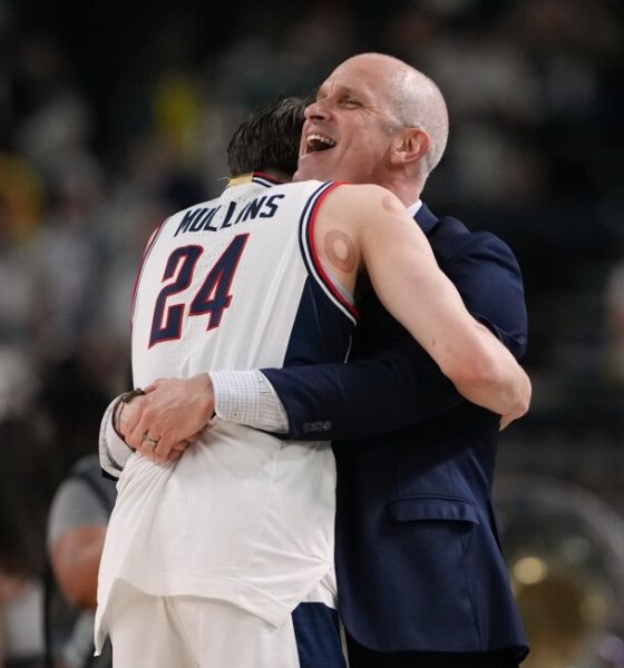UConn reaches 3rd national title game in 4 seasons, beating Illinois 71-62