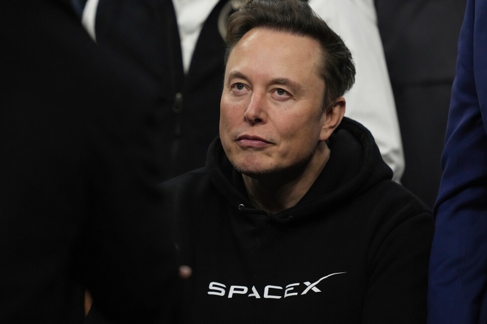 SpaceX files initial paperwork to sell shares to the public and likely make Musk a trillionaire
