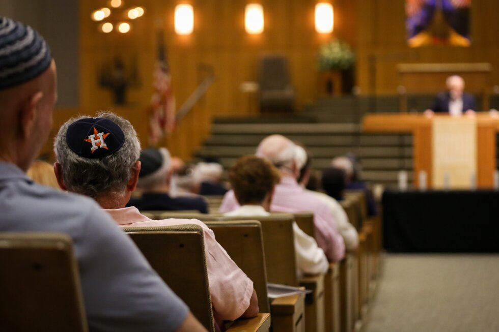 2 young people arrested in Texas synagogue attack plot