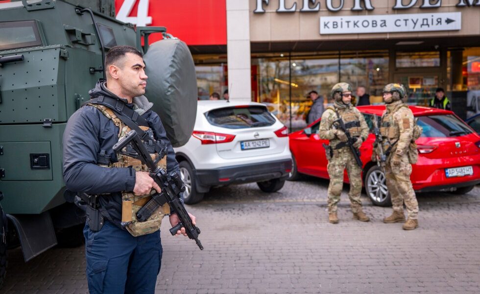 Ukrainian police kill gunman who killed 6, wounded 14 in Kyiv