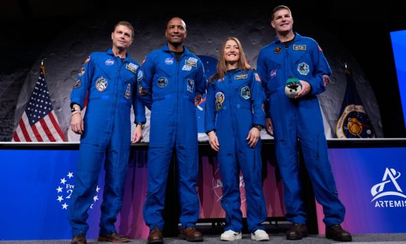 Artemis II astronauts give high marks to their moonship