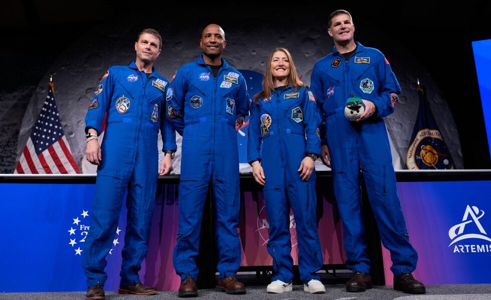 Artemis II astronauts give high marks to their moonship