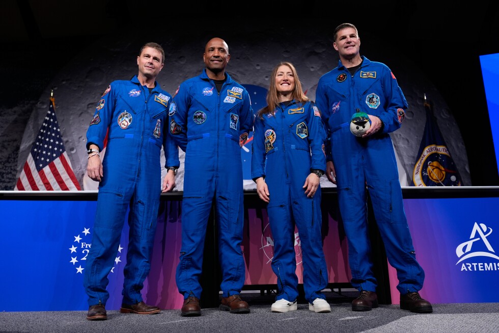 Artemis II astronauts give high marks to their moonship